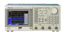 Генератор сигналов AFG3102